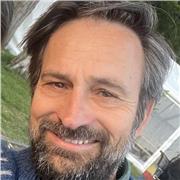 English teacher for students starting at 18 years